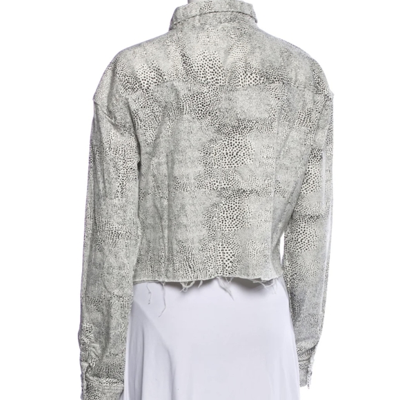 GRLFRND Christy Snow Leopard Stretch Crop Raw Hem Denim Jacket size M - Picture 9 of 11